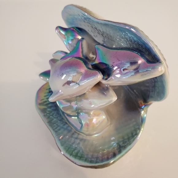 Vintage Iridescent Dolphins In a Clam Shell Figurine - Picture 6 of 6